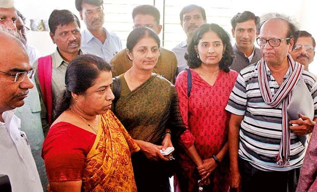 Family members of slain leader Govind Pansare and Narendra Dabholkar at an event to pay tribute to writer MM Kalburgi on Tuesday Family members of slain leader Govind Pansare and Narendra Dabholkar at an event to pay tribute to writer MM Kalburgi on Tuesday